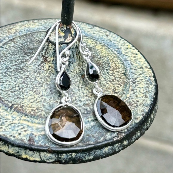 Smoky Quartz & Onyx Earrings - Picture 5 of 14